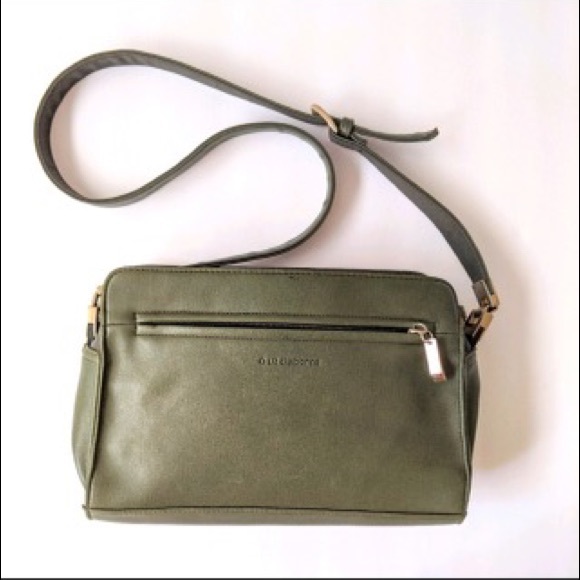 Liz Claiborne Handbags - Liz Claiborne Shoulder Bag